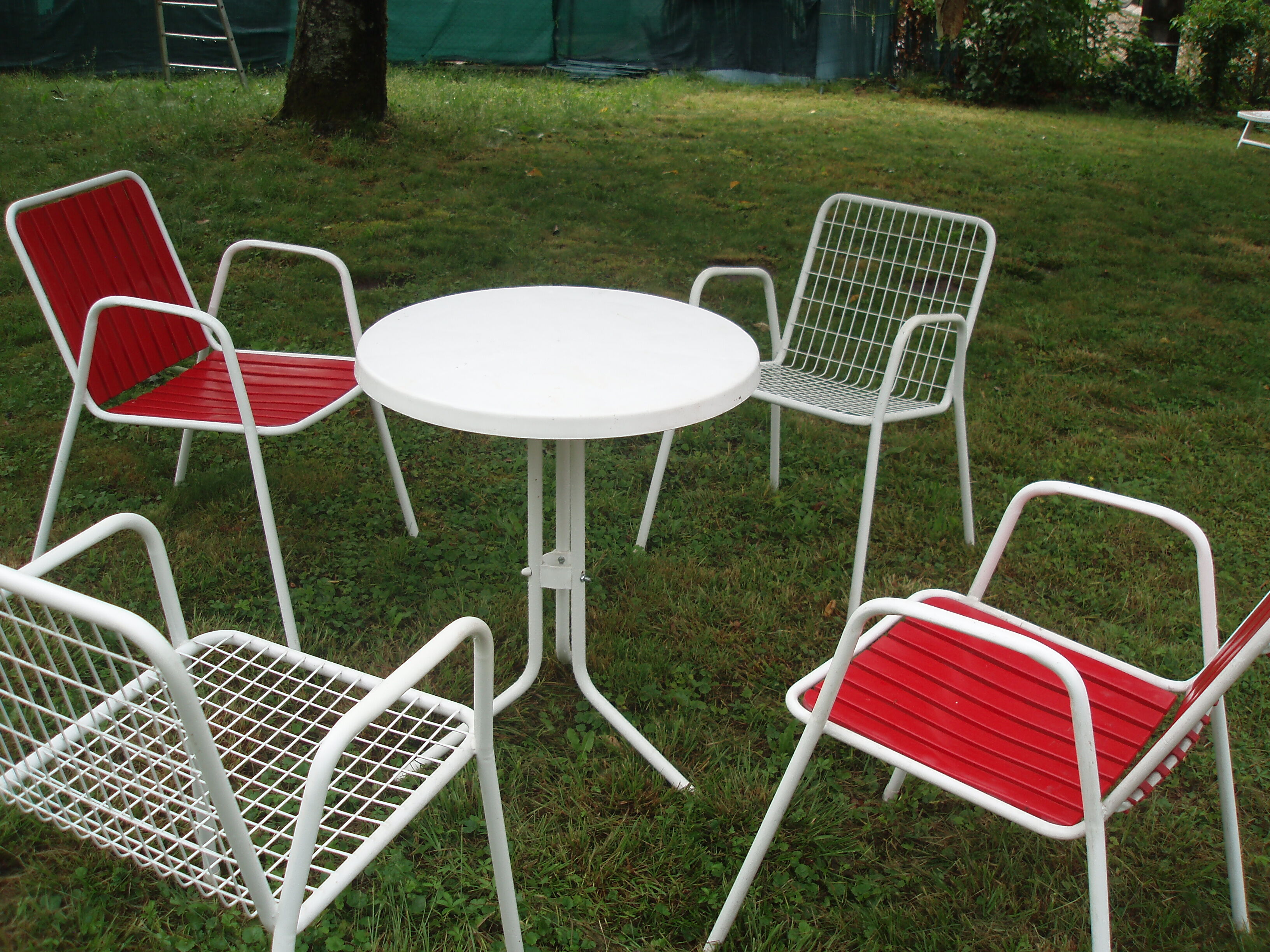 4 armchairs EMU model Rio Italian vintage 2 red and 2 white