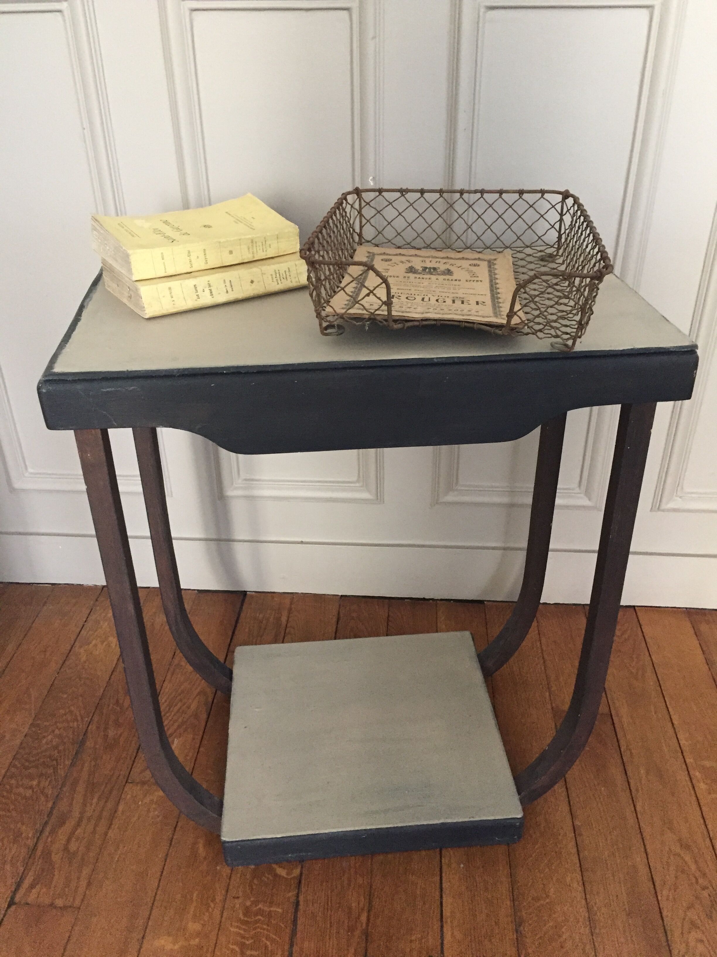 Table, console in the art deco spirit