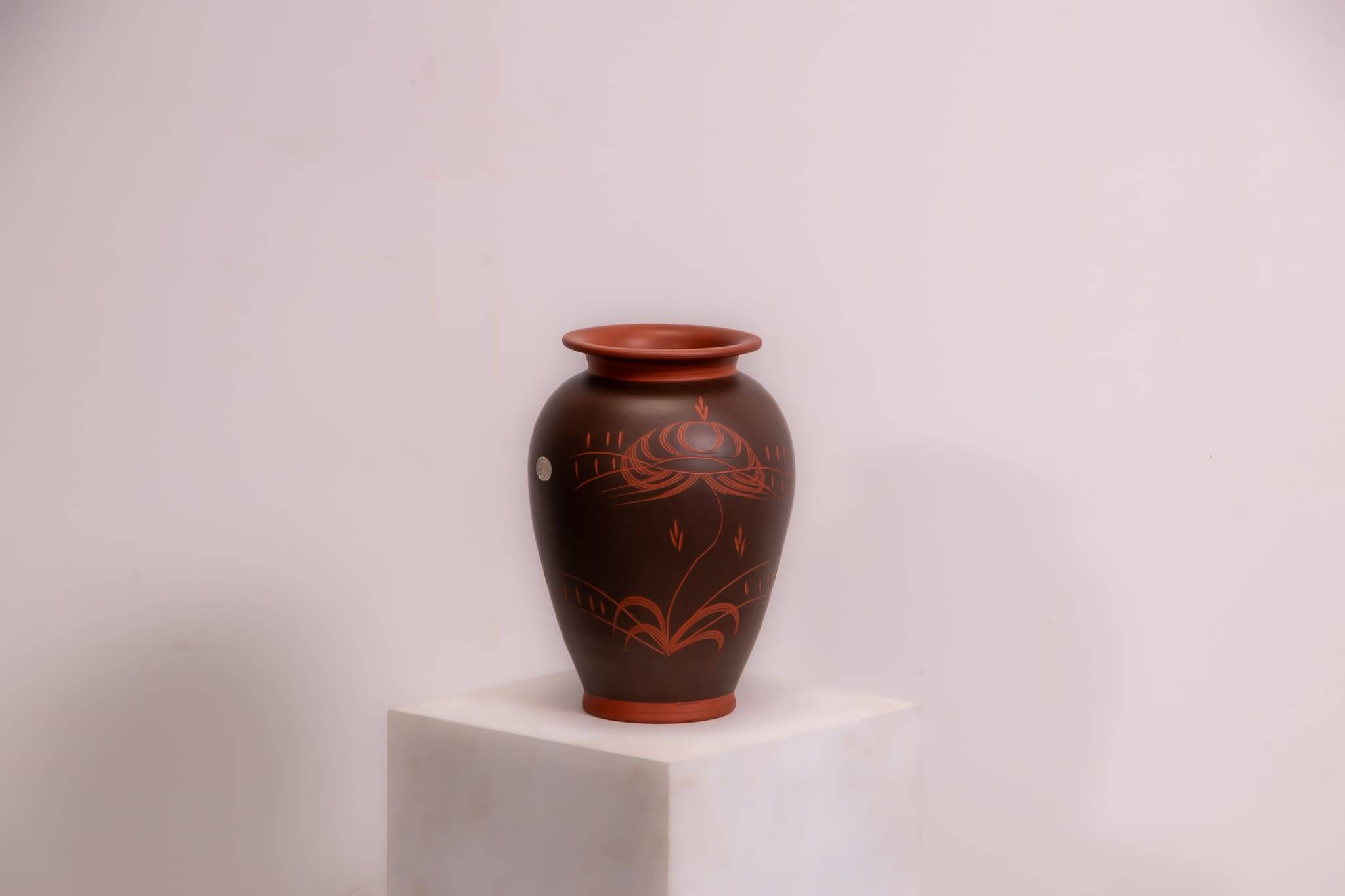 Vase design floral Eiwa vers 1970