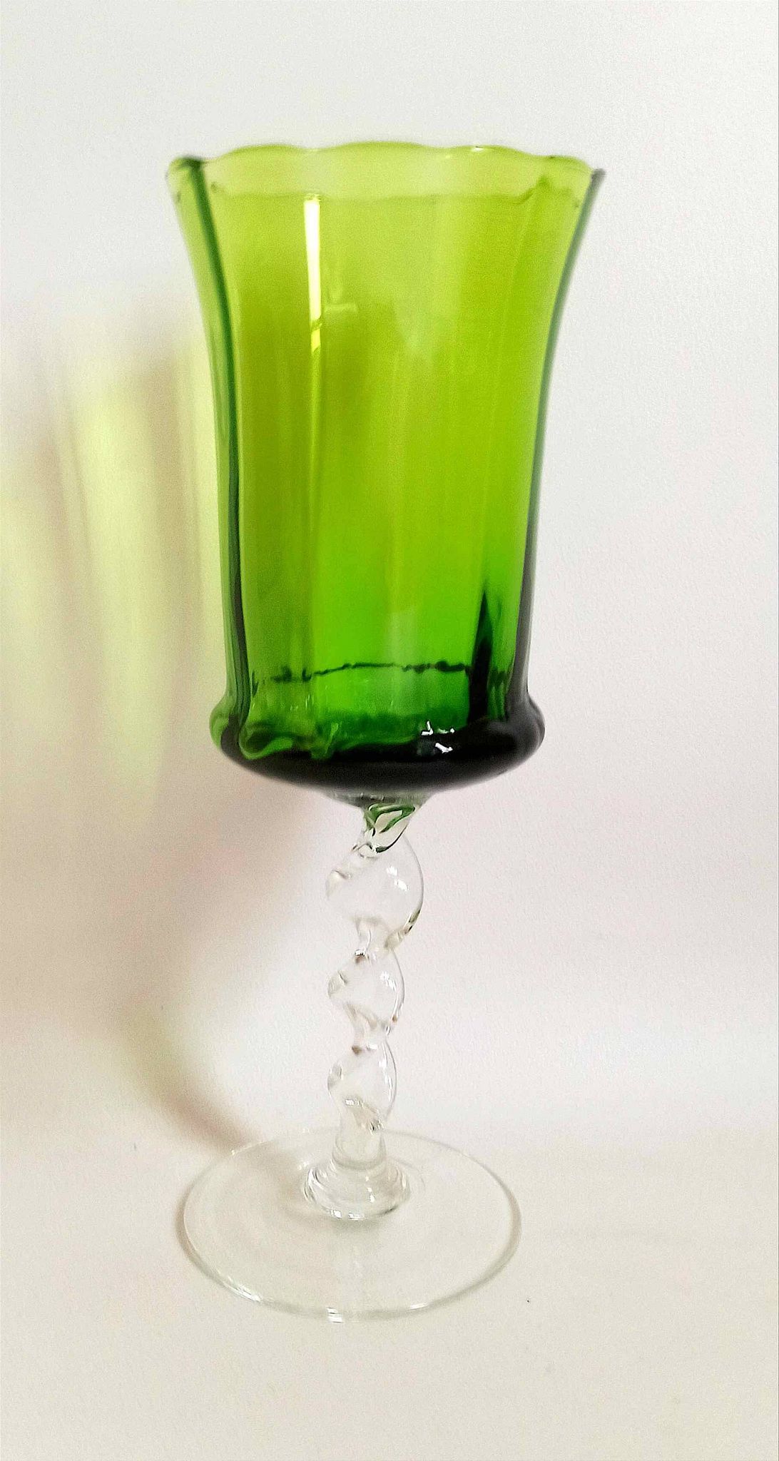 Emerald green chalice Empoli 70s Height 32 cm
