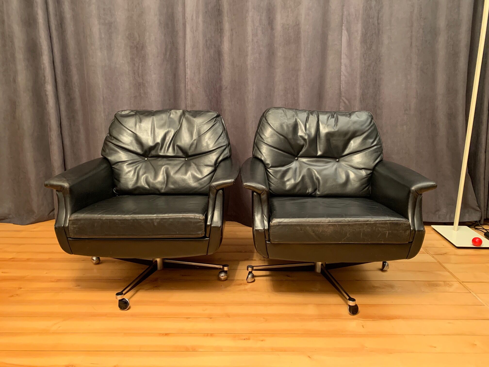 A pair of Möbel Mann armchairs, Germany, 1960s
