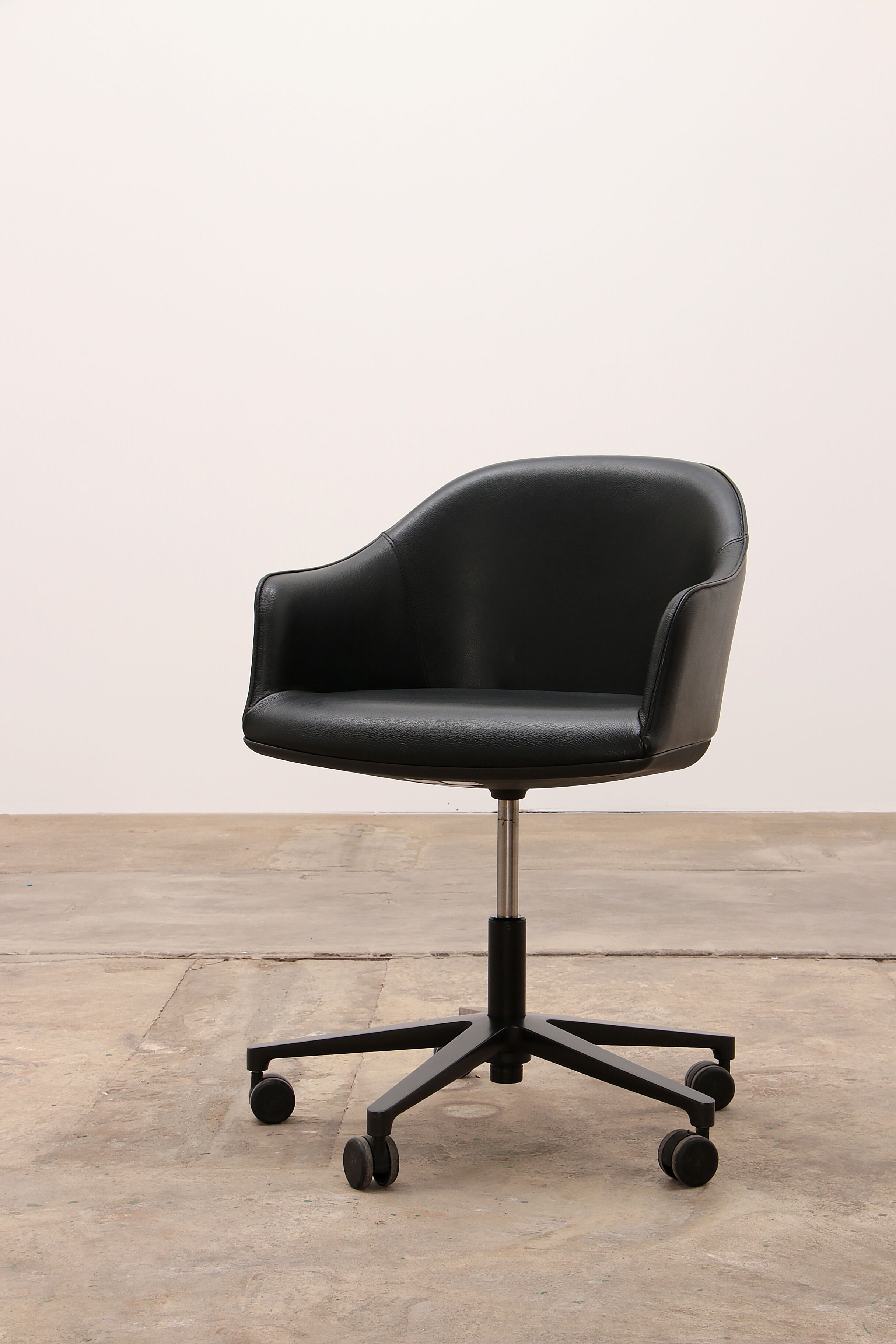 Vitra softshell office chair design by Ronan & Erwan Bouroullec.