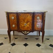Transition period chest of drawers