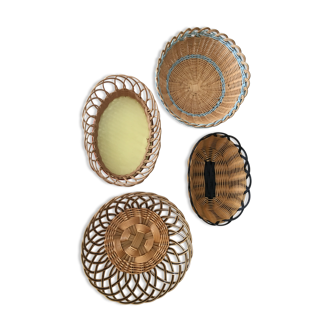 Lot of 4 rattan baskets and plastic vintage