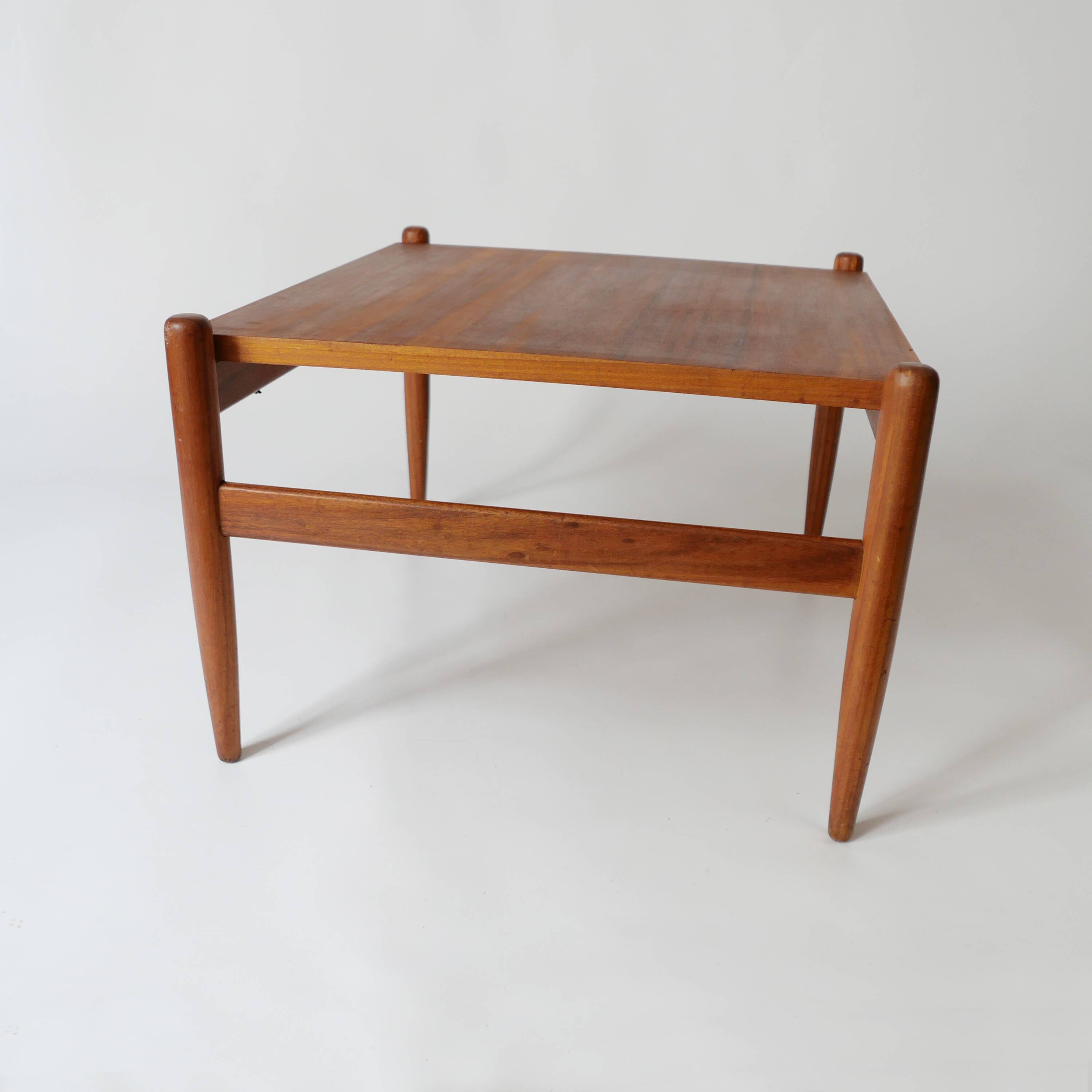 Scandinavian vintage coffee table design 1960 in teak 60s 70s ALF SVENSSO