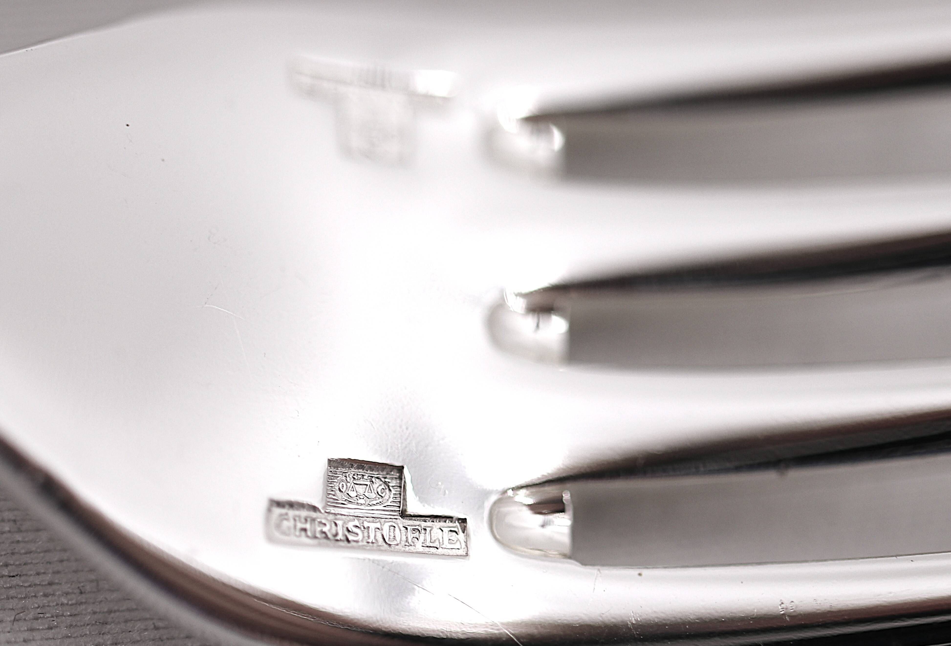 Christofle America 12 dessert forks, 17 cm, silver-plated, excellent condition.