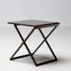 Ensemble de cinq tables d'appoint modernes en palissandre danois.