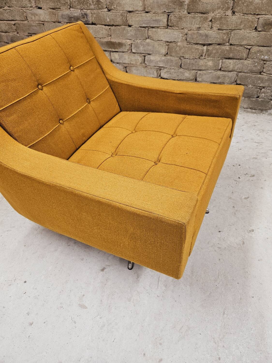 Swivel living room armchair year 1970
