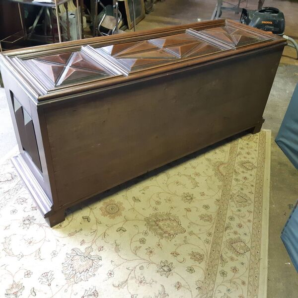 Grand coffre de style Louis XIII 168X53cm