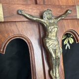 Benitier crucifix
