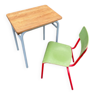 Petit bureau d’écolier et sa chaise vintage