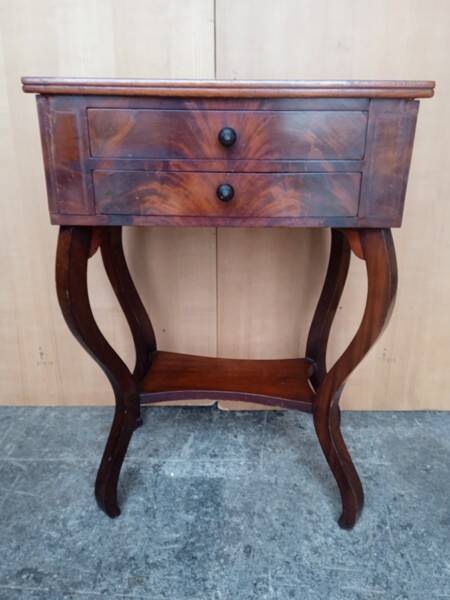 Work table - In mahogany and mahogany veneer - 19th century