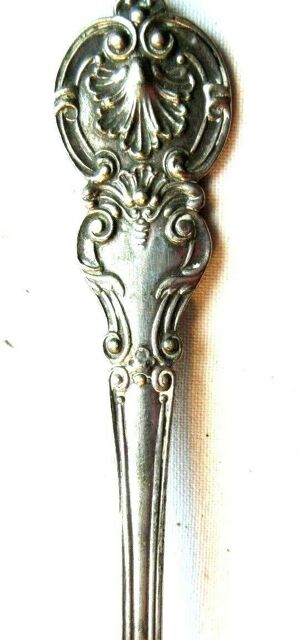 Cuillère Saupoudreuse style louis Xv Métal Argenté Signée Christofle, Monogramme Ad
