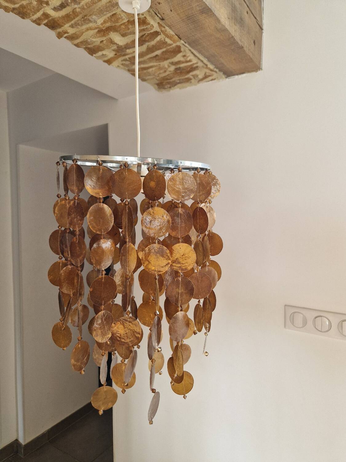 Mother-of-pearl pendant