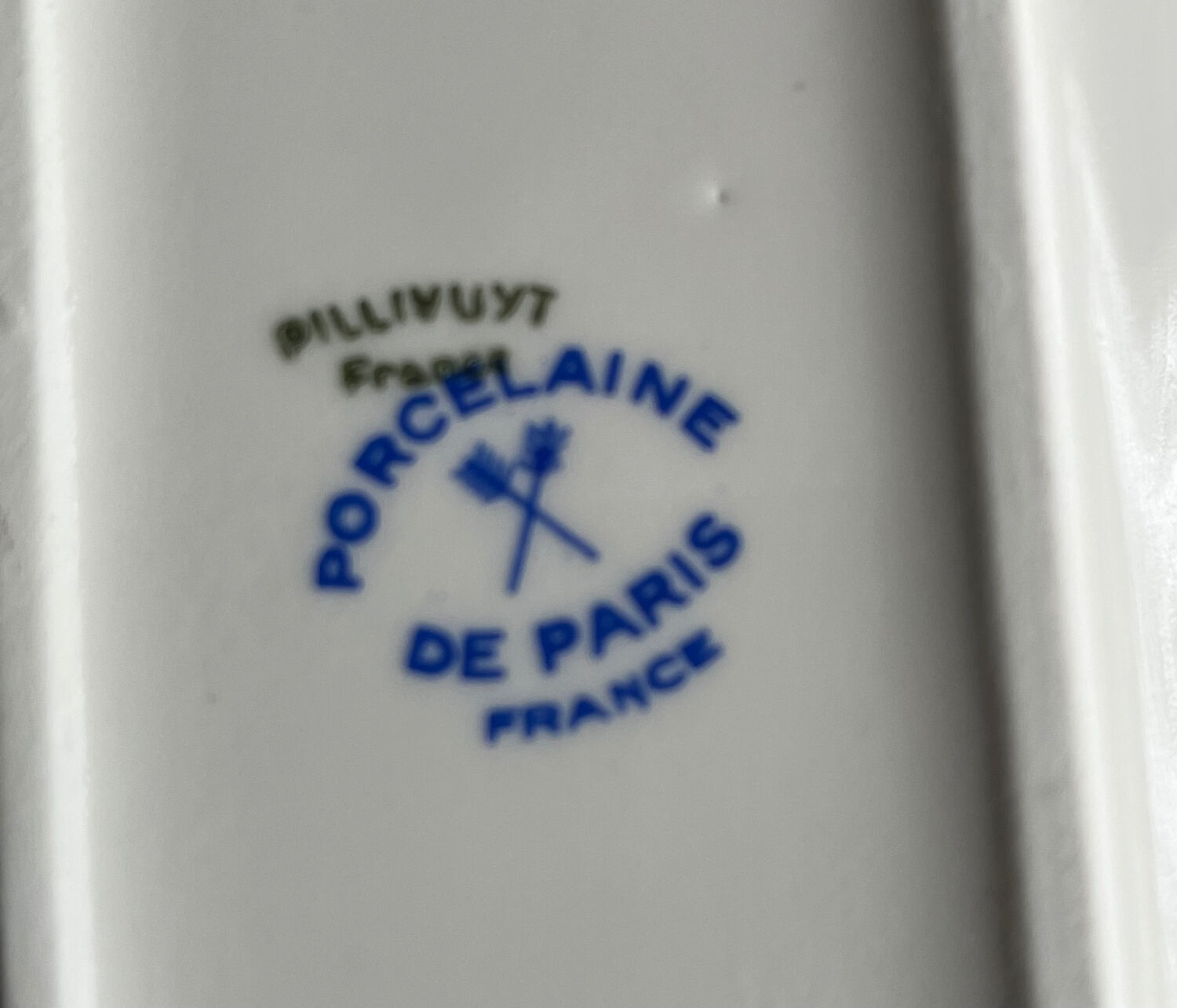 Pair of Paris porcelain ravines