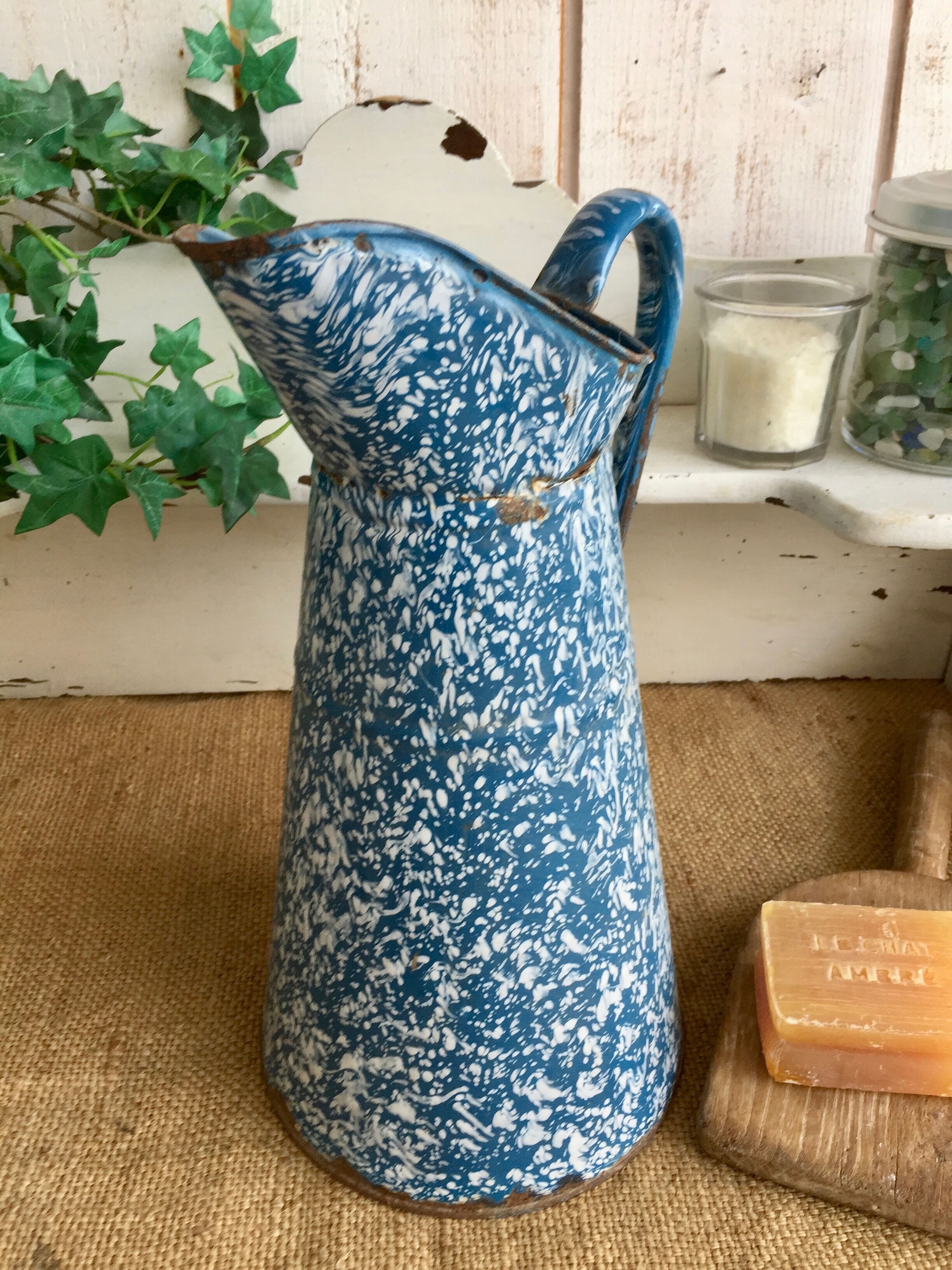 Marbled blue enamelled broc