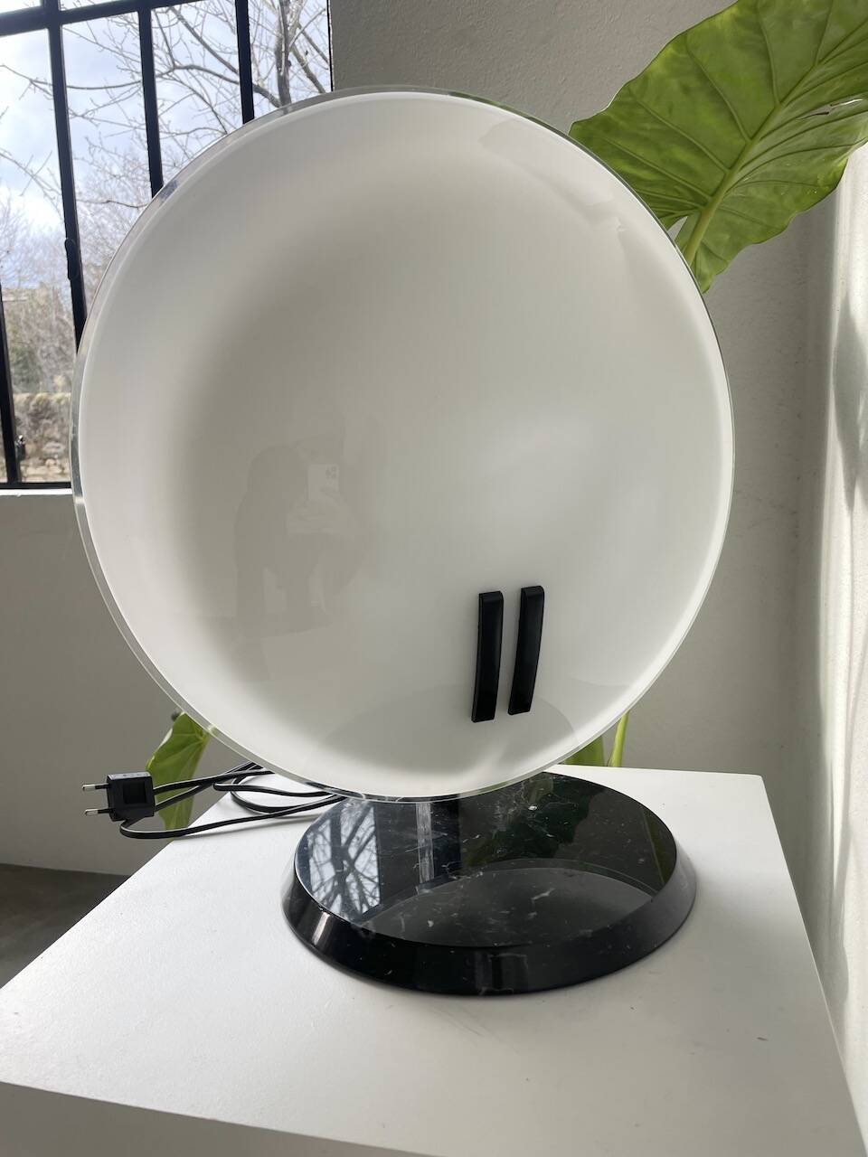 “La Perla” desk lamp by Bruno Gecchelin for Oluce 1980