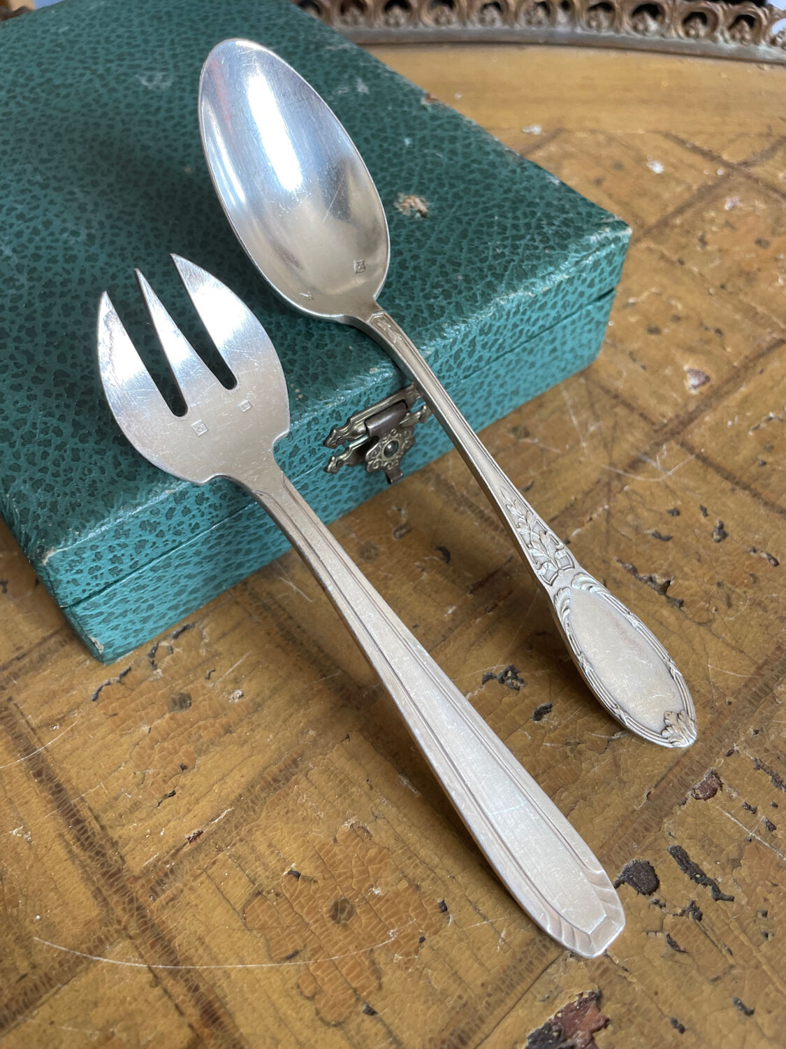 Ménagère set couverts en métal argenté 21 pièces