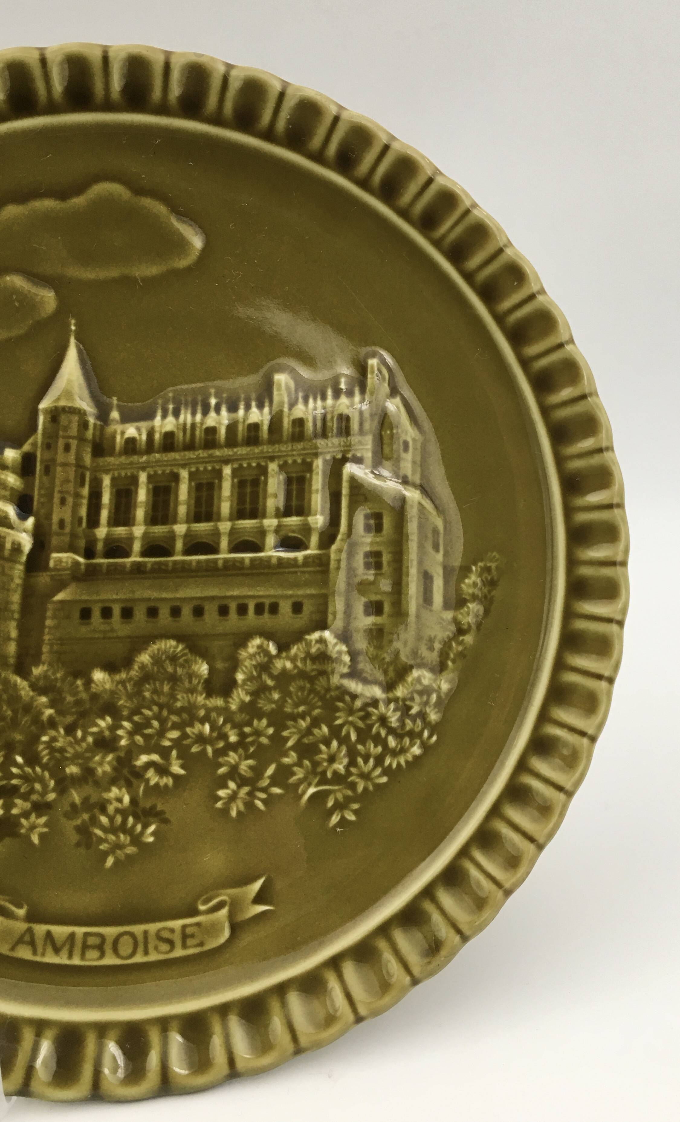 Gien earthenware plates “Châteaux de la Loire” – 1970s