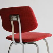 Red chairs by Friso Kramer for Ahrend De Cirkel, Set of 2