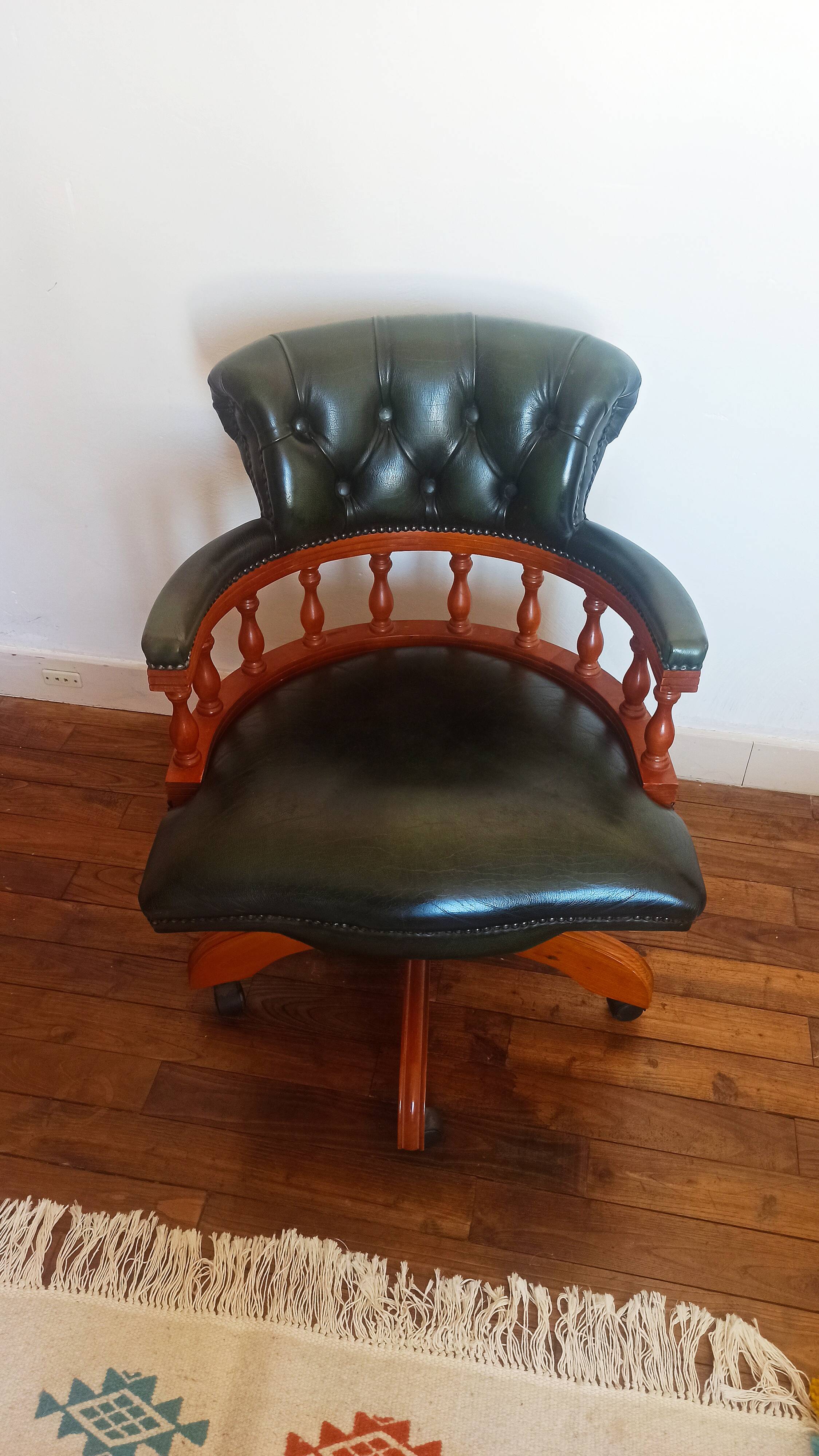 Office chair, swivel chair with wheels