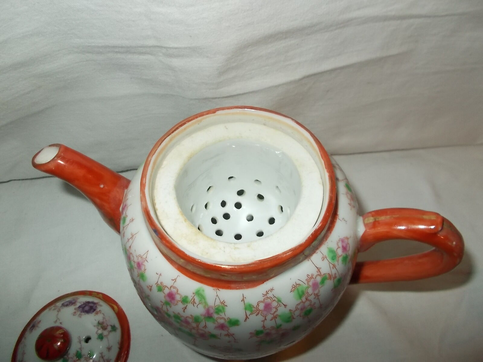 Very fine porcelain maruku china tea service