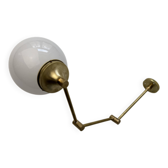 Ancienne lampe potence en laiton et opaline
