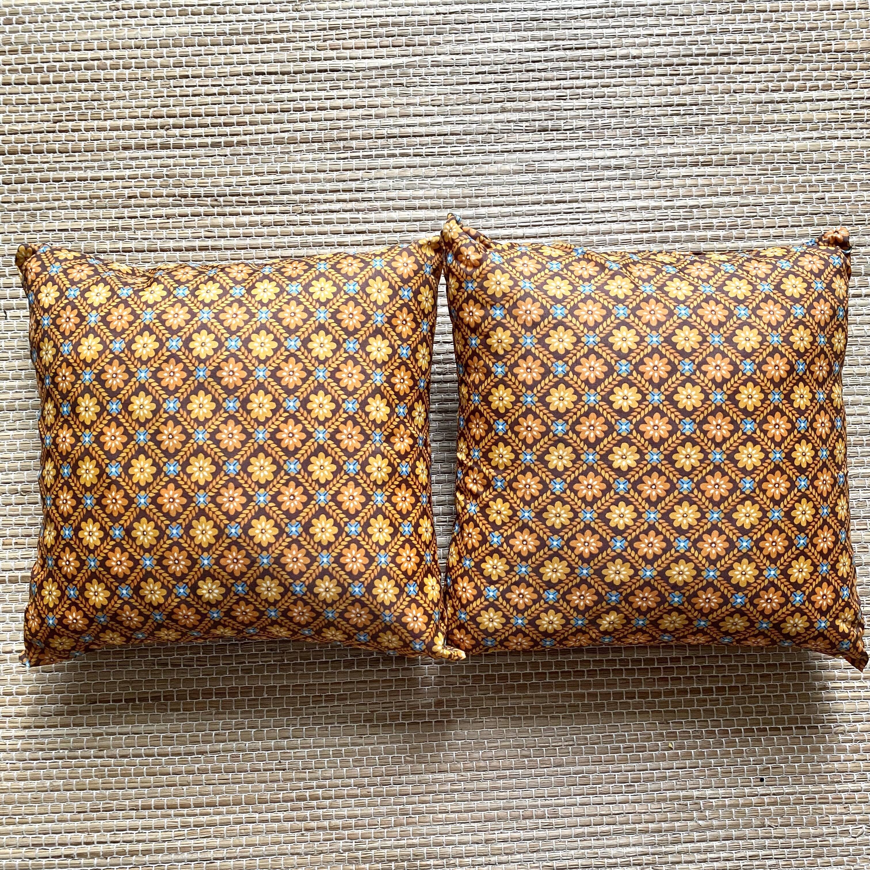 Coussins vintage seventies fleuris