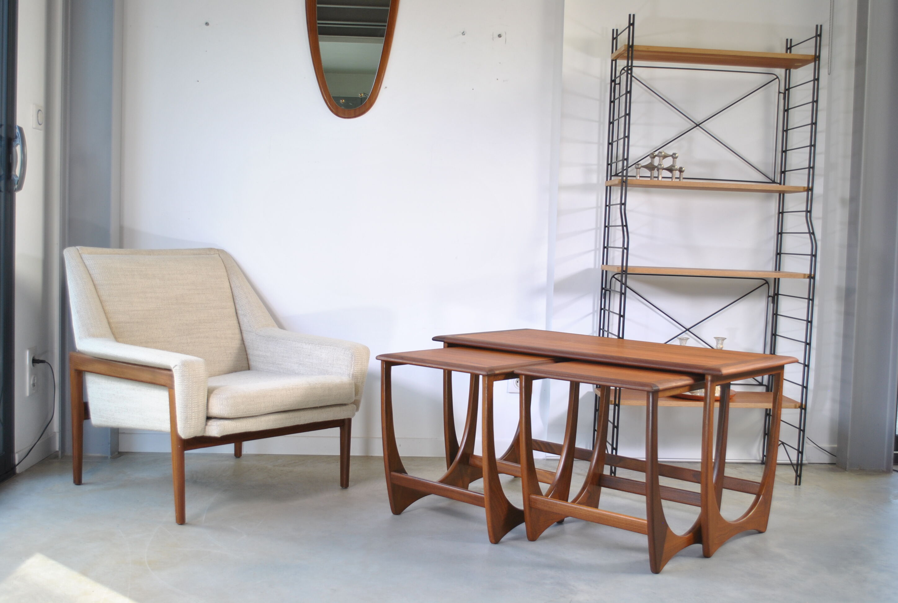 Large pull-out table G-plan 1950