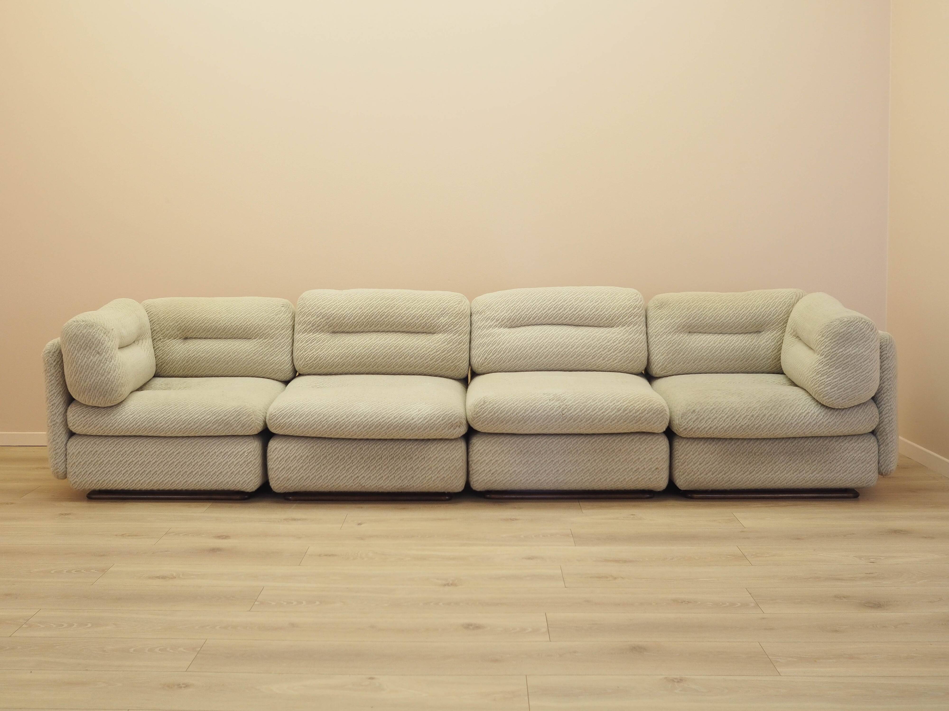 Kiitos modular sofa, Italian design, 1970s, designers: Titina Ammannati & G