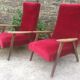 Paire de fauteuils vintage pieds compas en hêtre et velours.