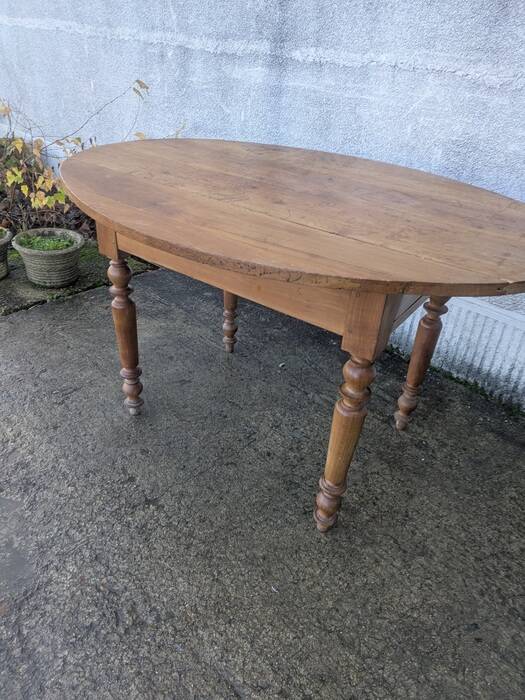 Oval table