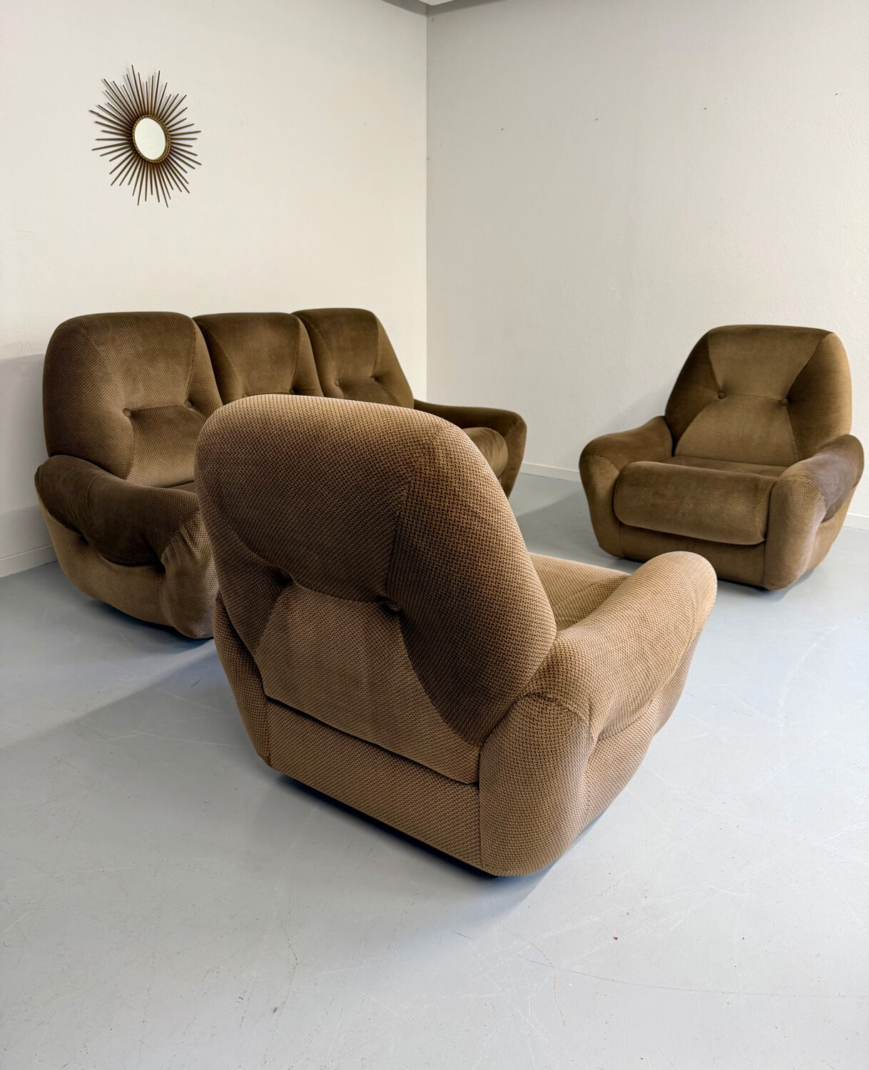 Cosy 3-seater sofa, convertible, French design from the 70s, vintage.