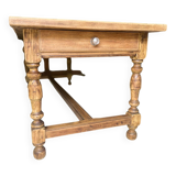 Farm table