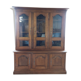 Library showcase two bodies in solid oak