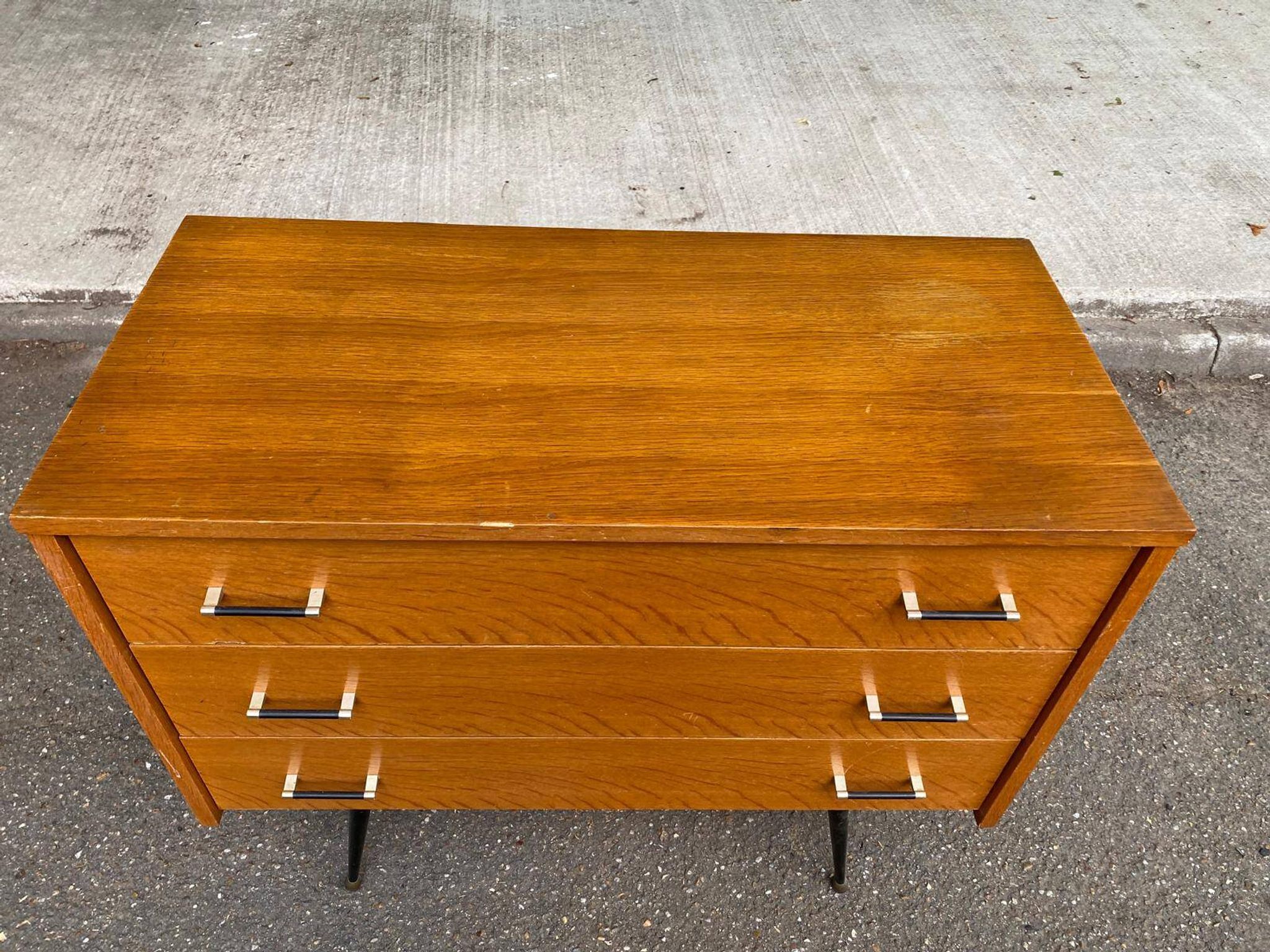 Scandinavian chest of drawers with 3 drawers in oak from the 50s