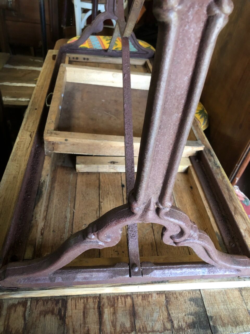 Bistro table, cast iron legs