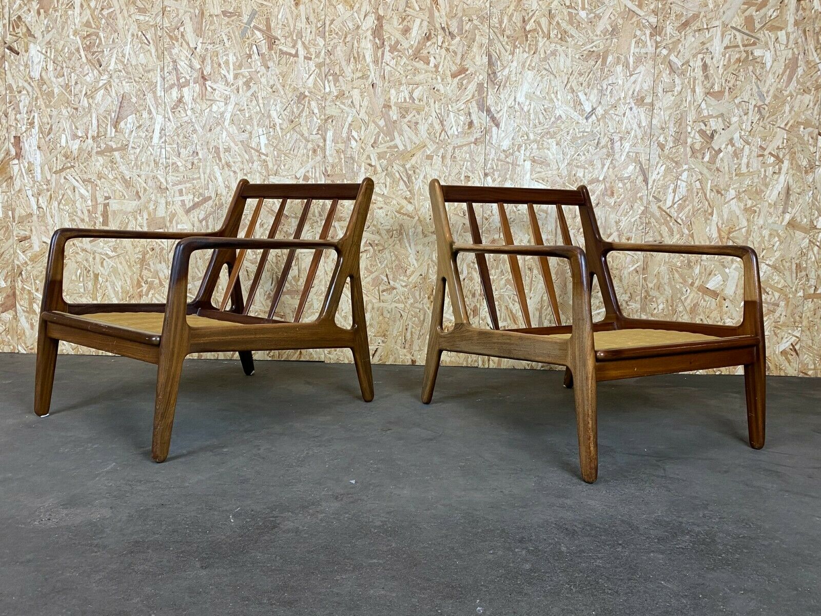 Paire de fauteuils 1970
