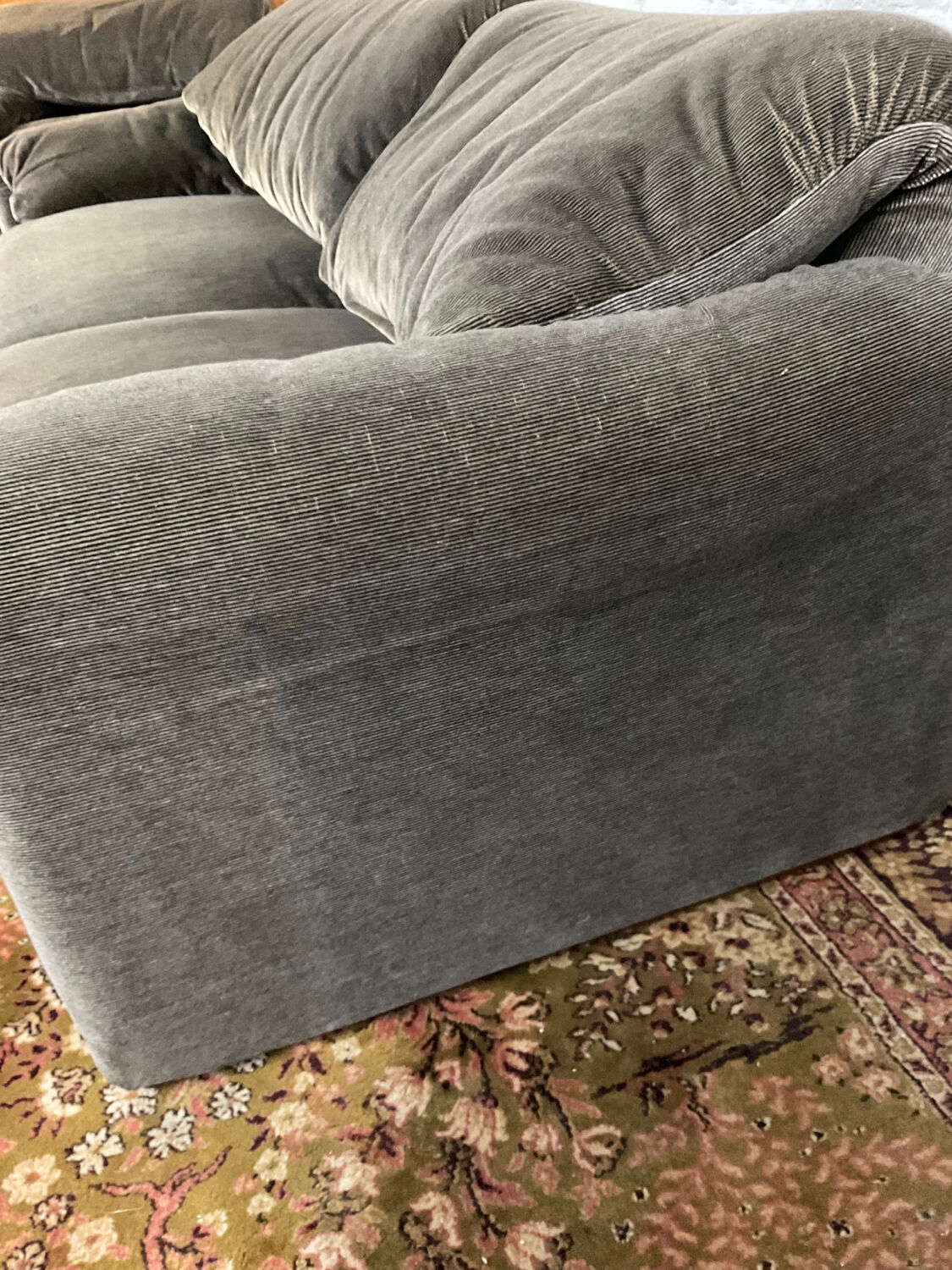 Maralunga sofa by Vico Magistretti