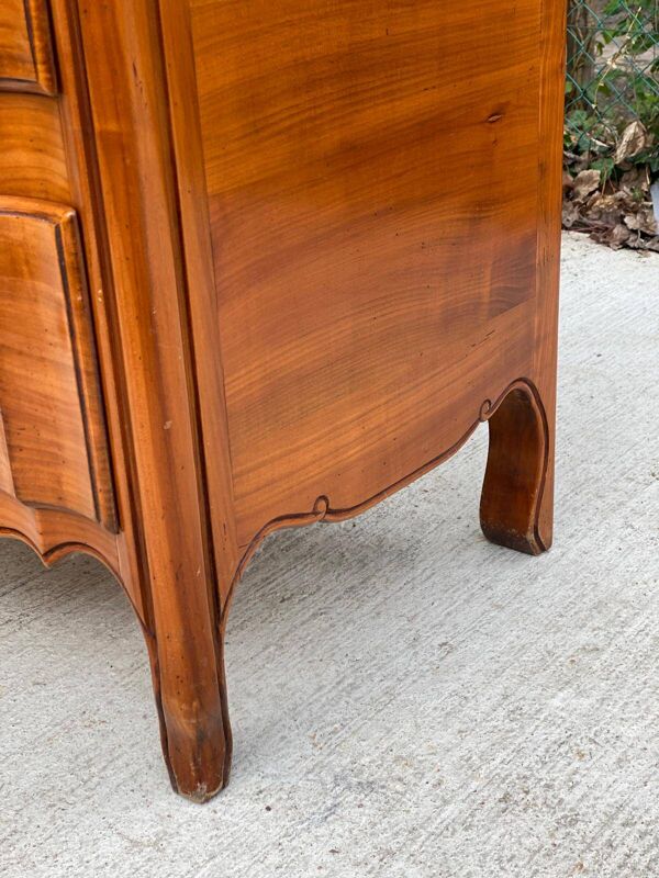 Commode de style mix Louis XV Louis Philippe noyer massif queue d'aronde
