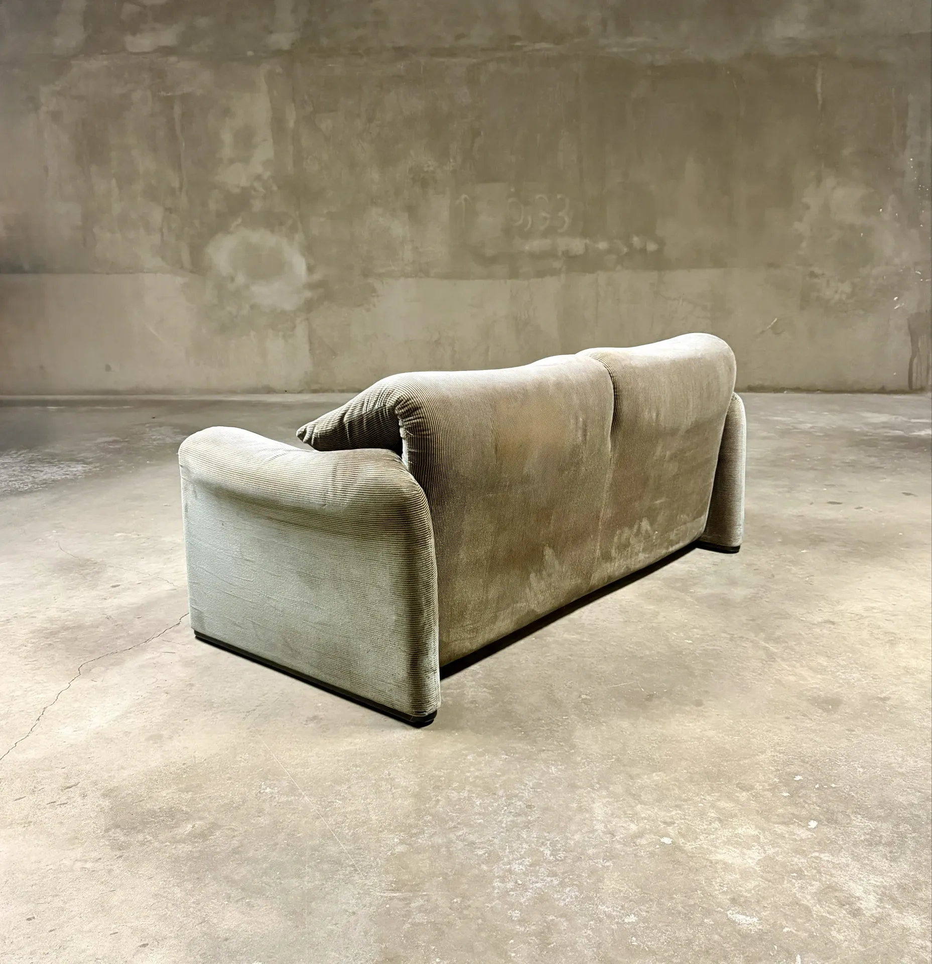 Maralunga two-seater sofa Cassina
