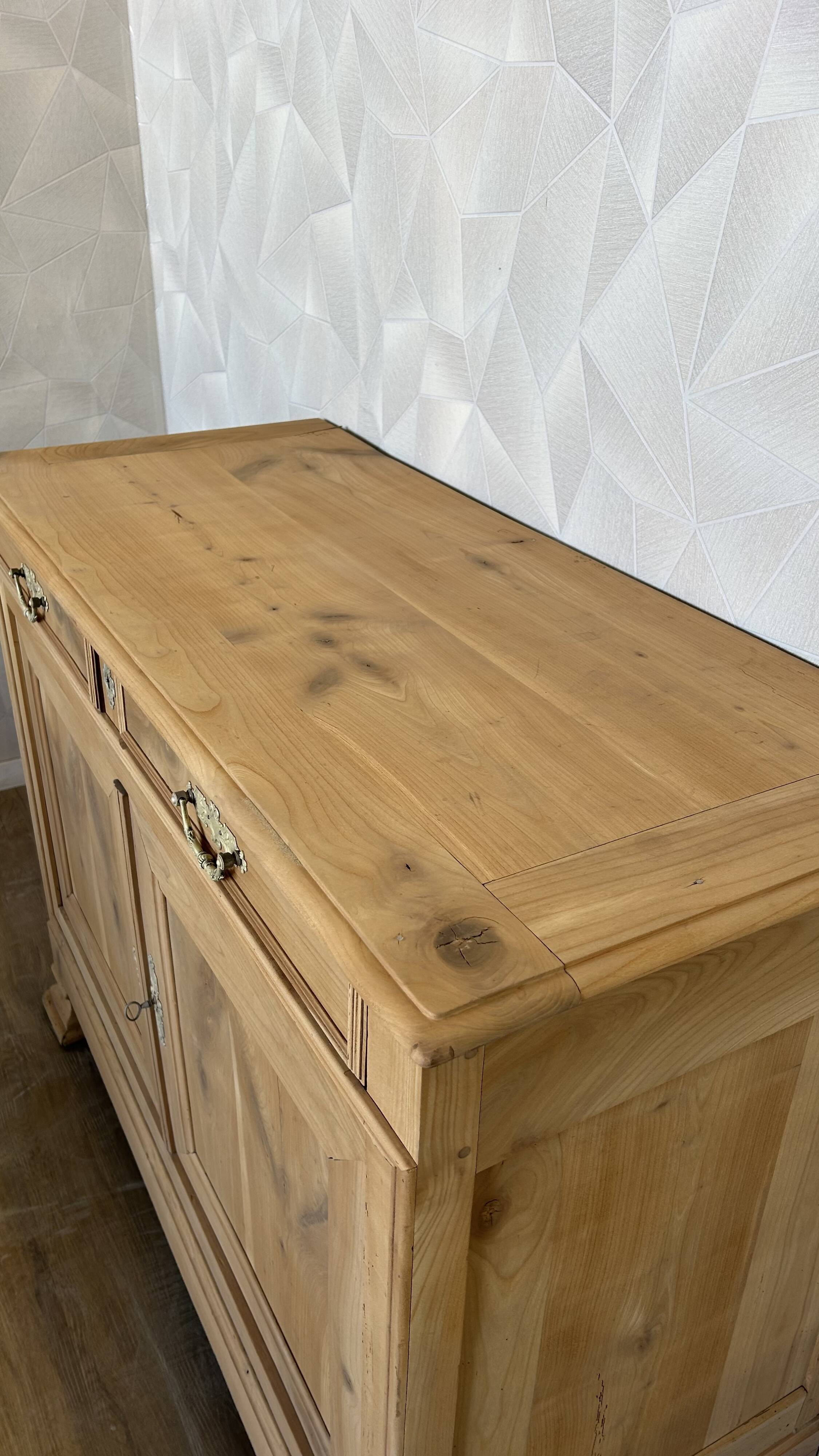 2-door solid wood airbrushed sideboard