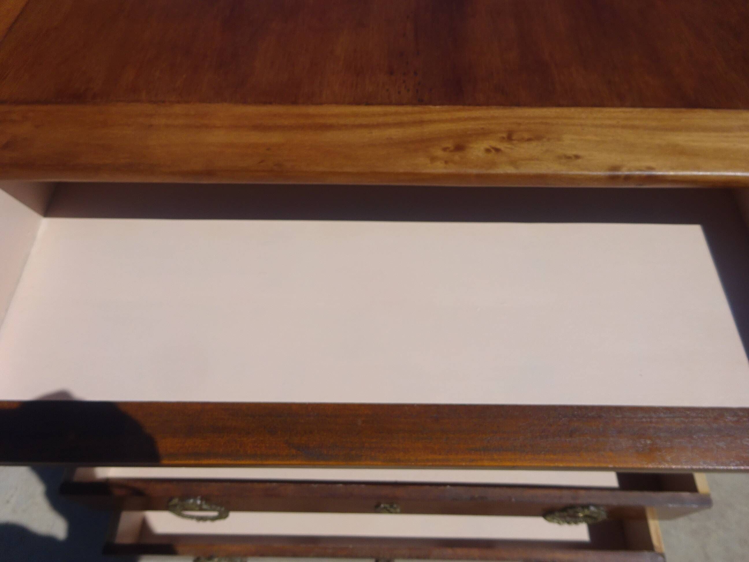 Commode 4 tiroirs, tout en bois
