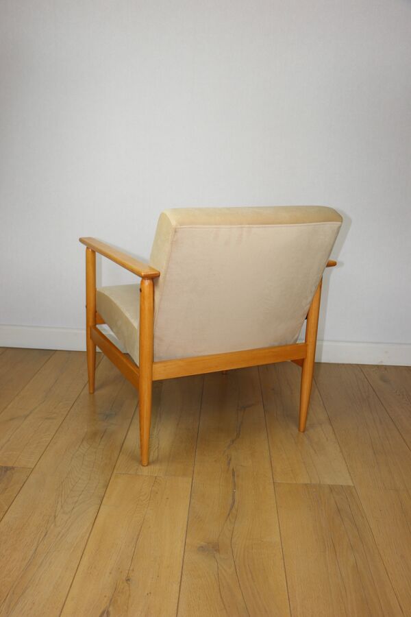 Fauteuil vintage Loft années 70 beige clair - tissu en velours - bois de hêtre naturel