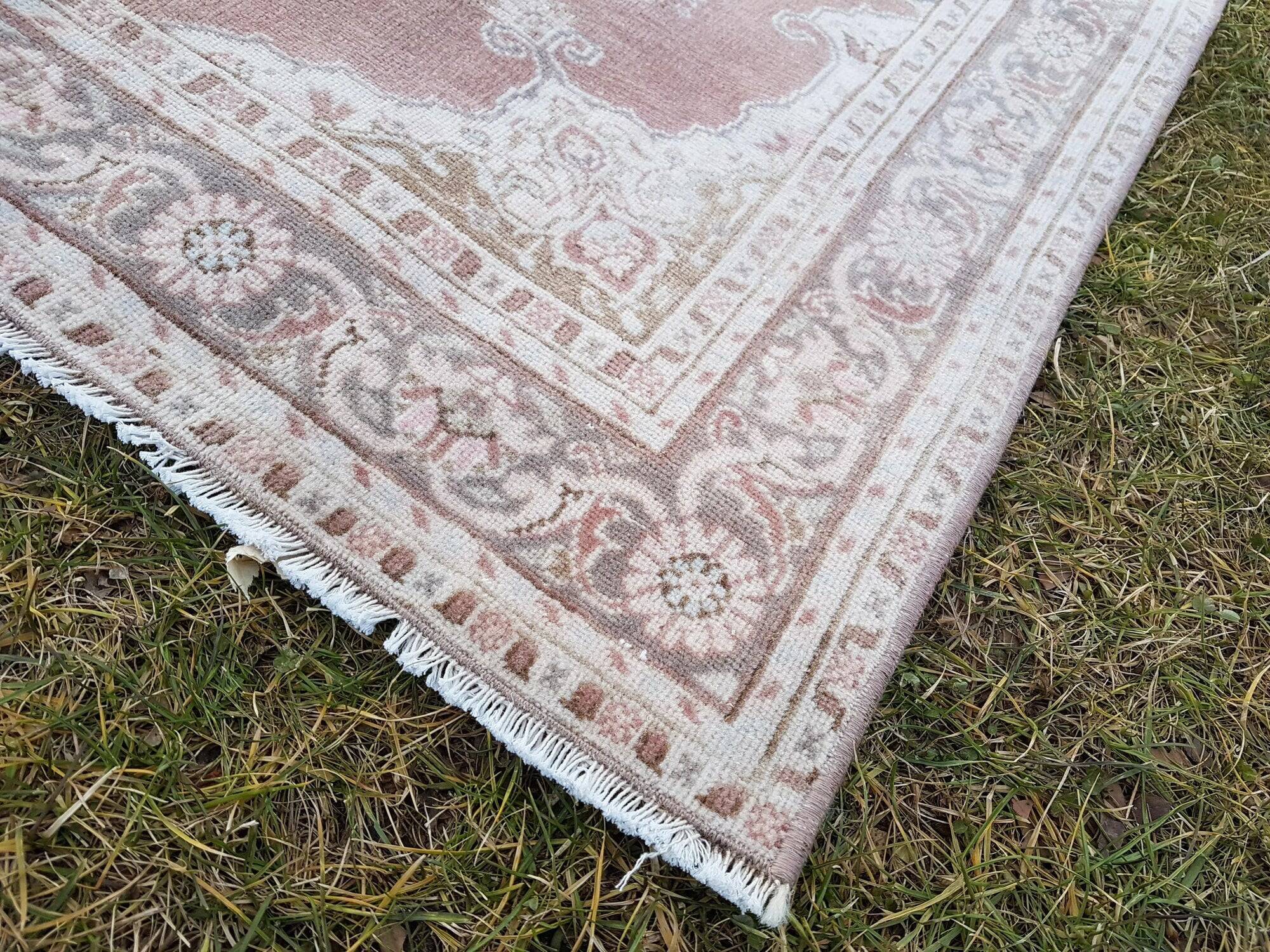 Vintage Turkish handmade rug 93x151 cm
