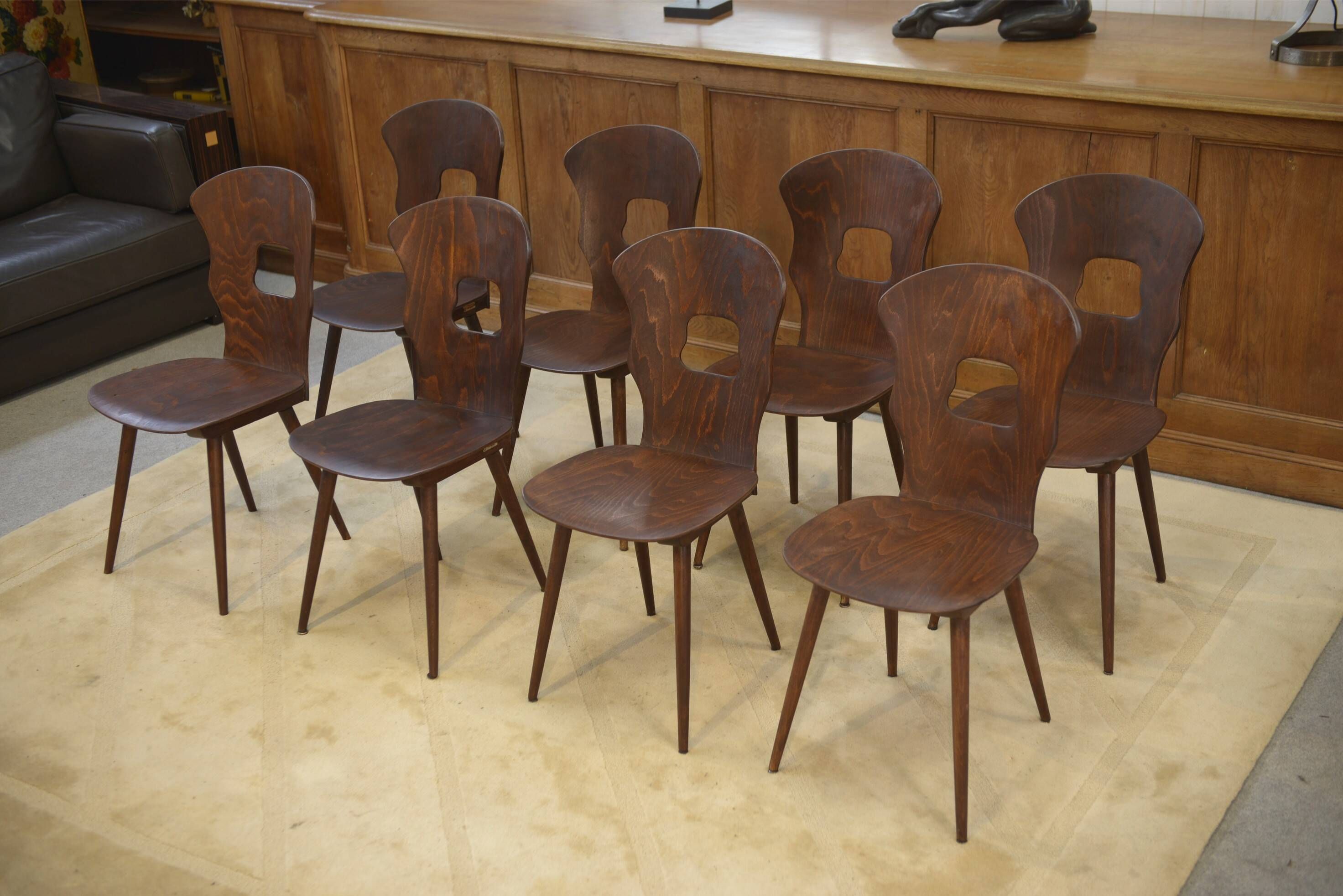 Ensemble de 8 chaises Baumann modèle “Gentiane” Henri Julien 1960’s