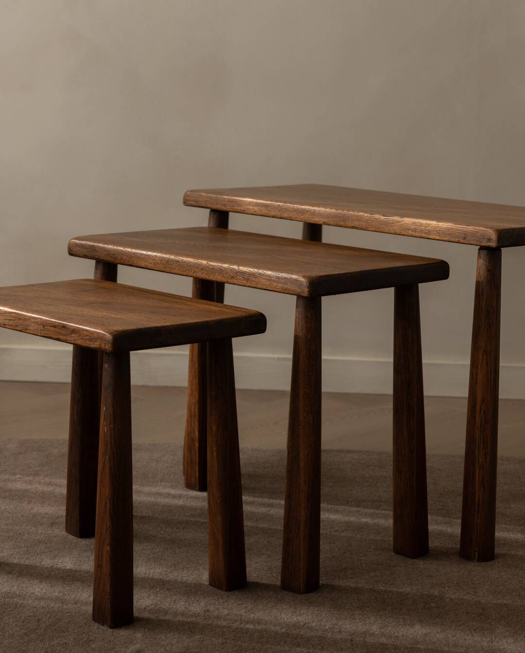 Vintage Oak Nesting Tables (Set of 3) – Rustic Modernist Side Tables, 1970s