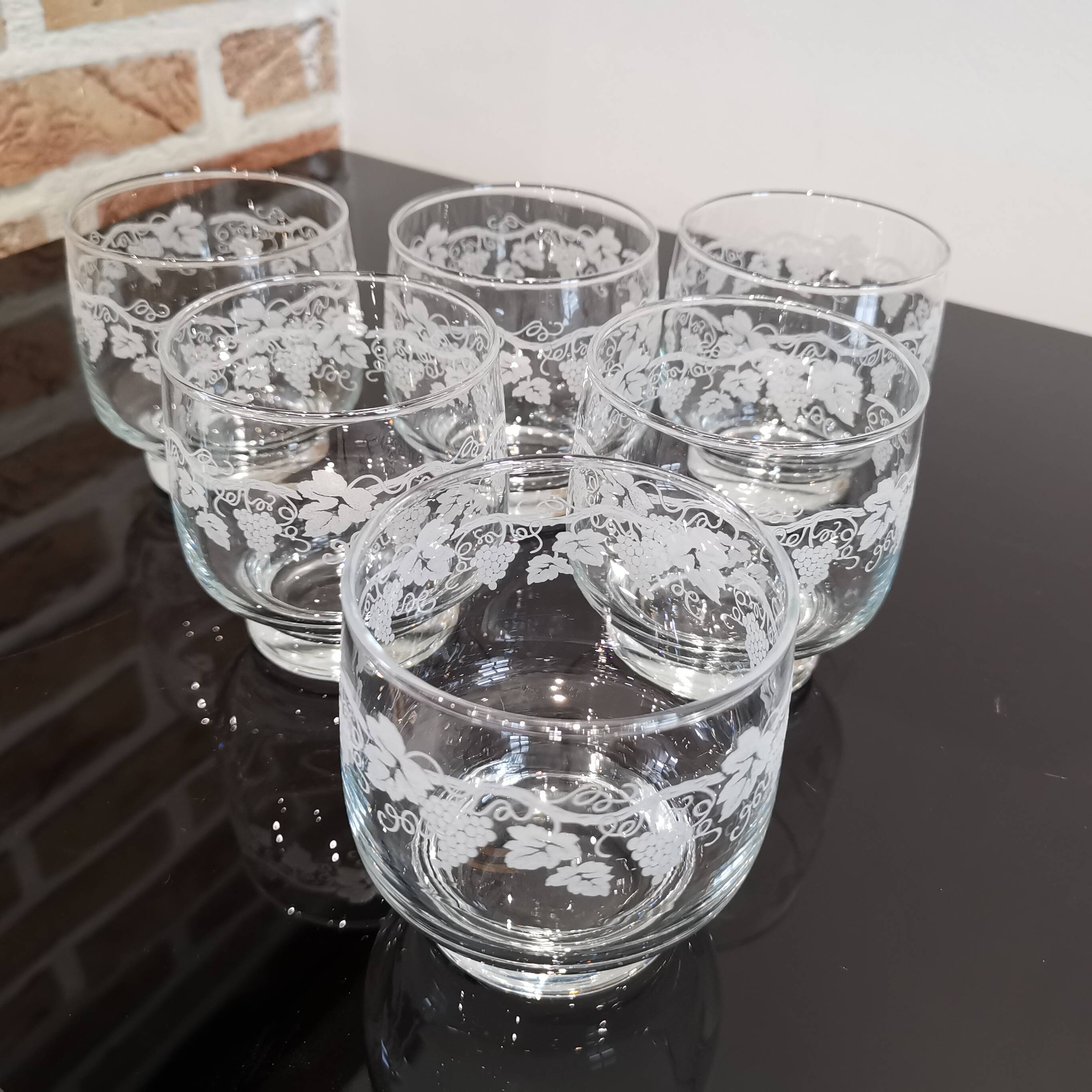 Set of 6 water glasses decorated with grapes and vine branches France