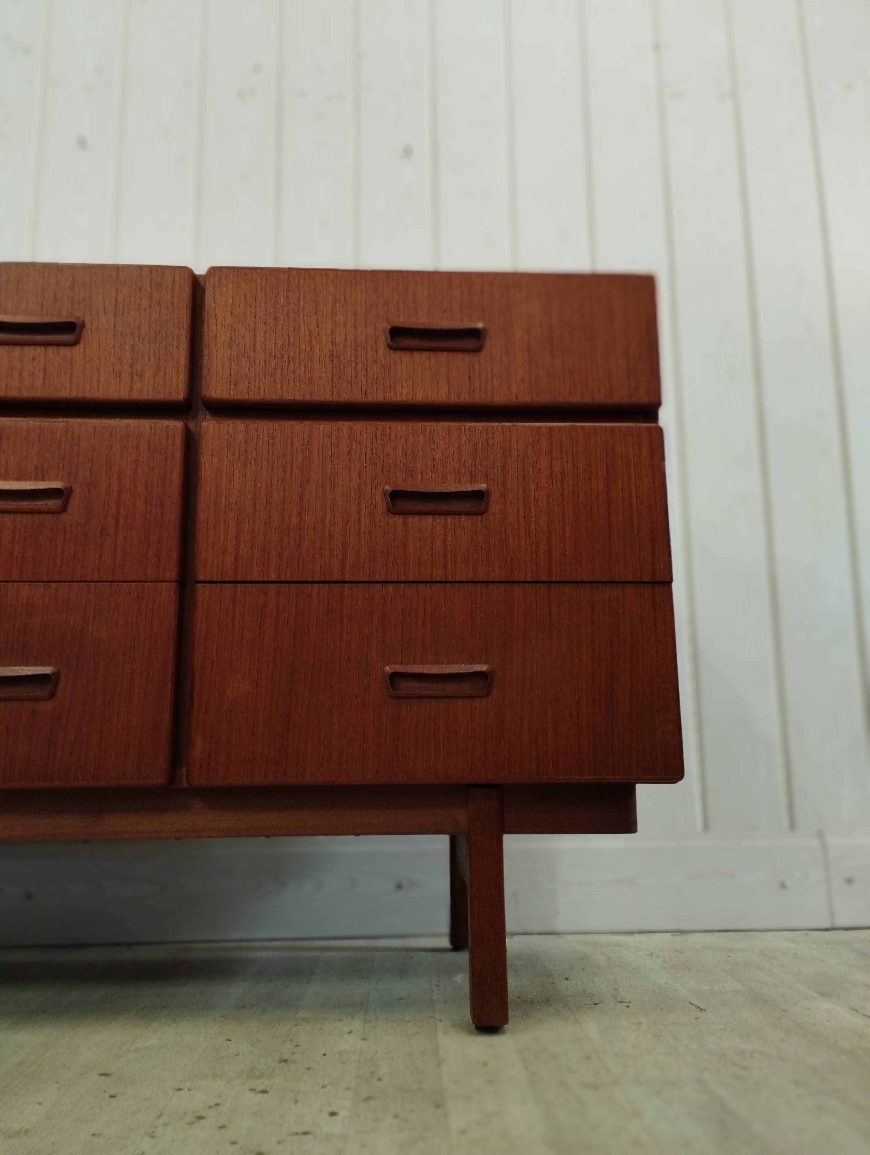 Commode scandinave en teck