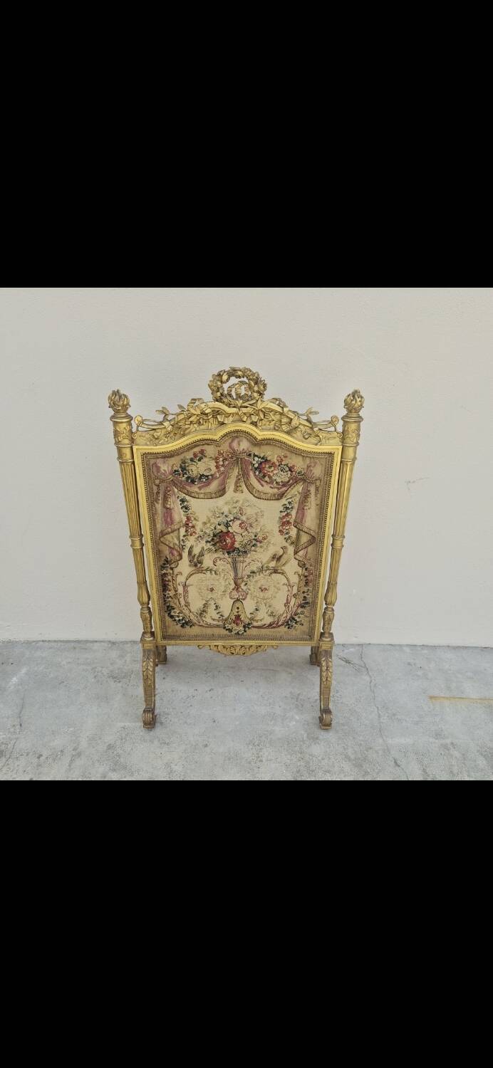 Louis XVI period 18th century fireplace screen in gilded wood